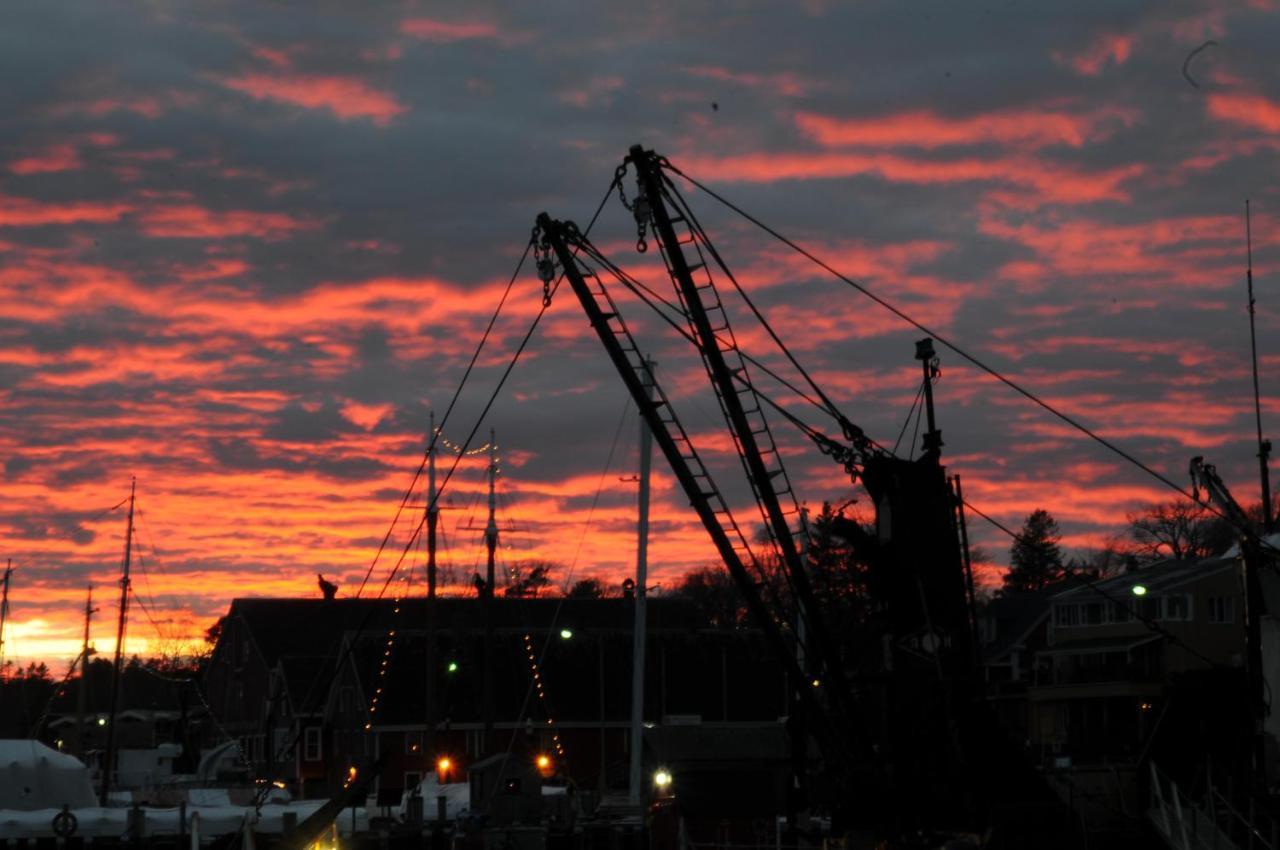 Smugglers Cove Inn Lunenburg Exteriör bild