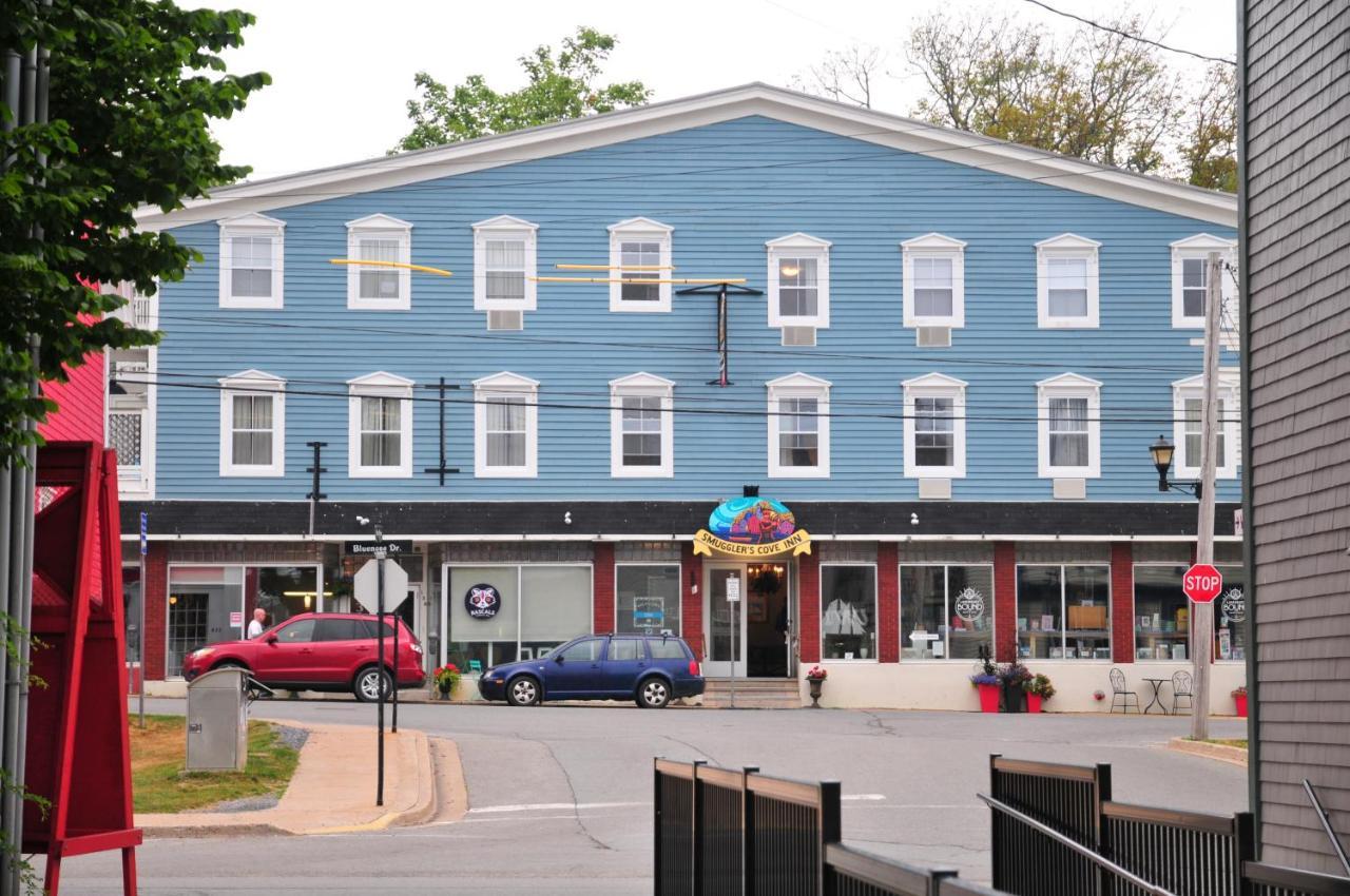 Smugglers Cove Inn Lunenburg Exteriör bild